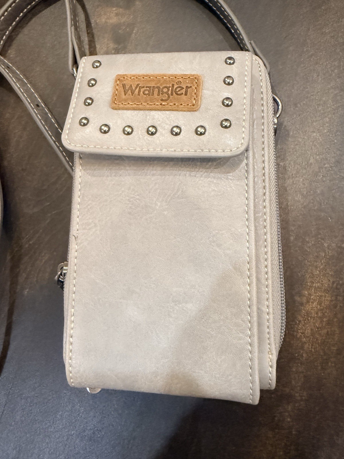 Light Gray Beige Crossbody Rectangular 8″ x 4″ WRANGLER WOMEN’S PURSE