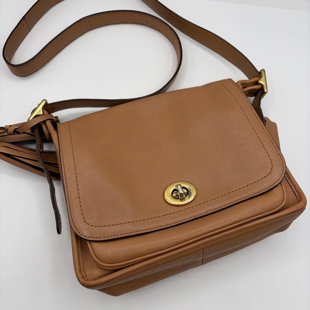 COACH Old Coach Shoulder Bag Turn Lock Leather Camel