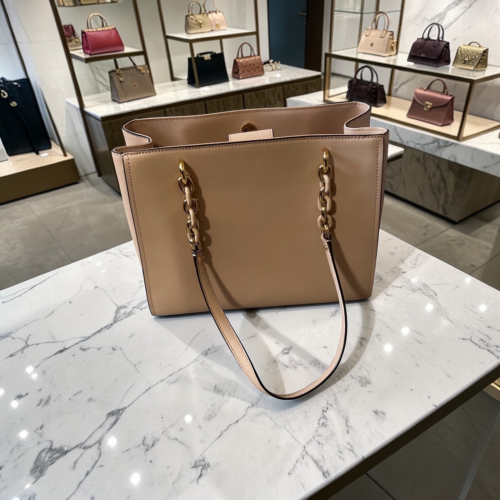 Michael Kors Cynthia Tote Women Large Pink Excellent Saffiano Leather Gold Chain