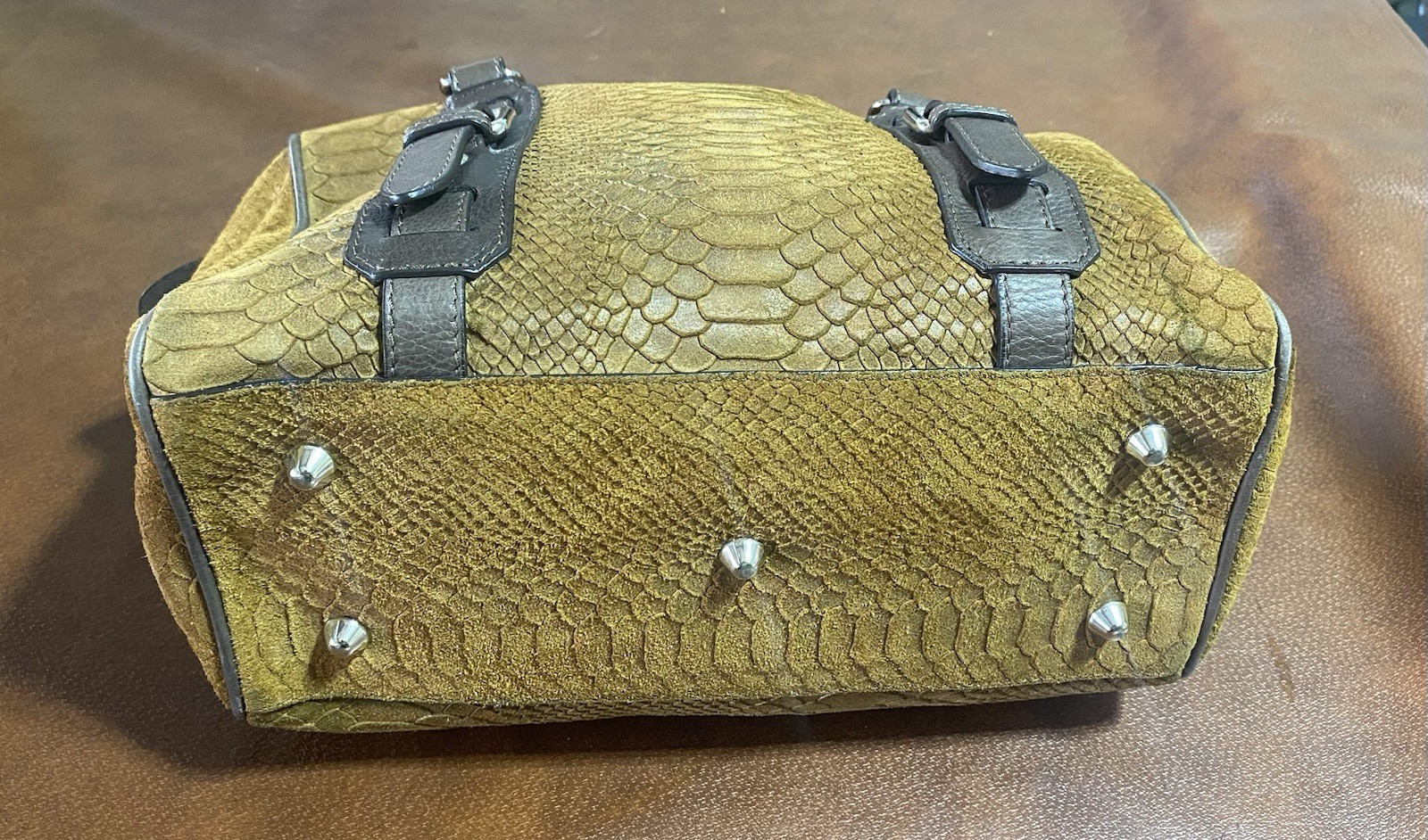 INNUĒ MADE IN ITALY brown Croc Embossed SUEDE LEATHER Satchel handbag