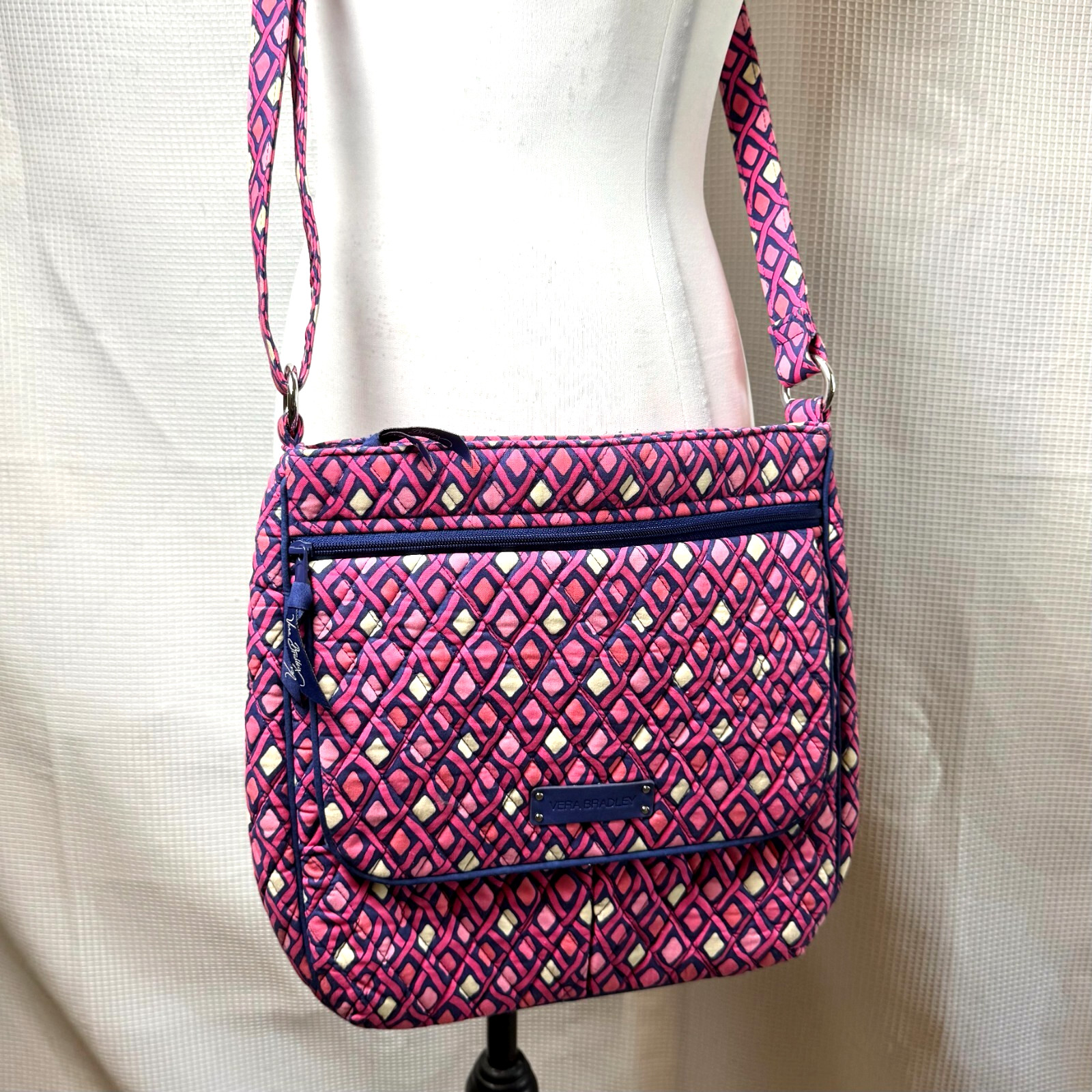 Vera Bradley Crossbody Purse Katalina Pink Diamonds Hipster Mail Bag EUC Retired