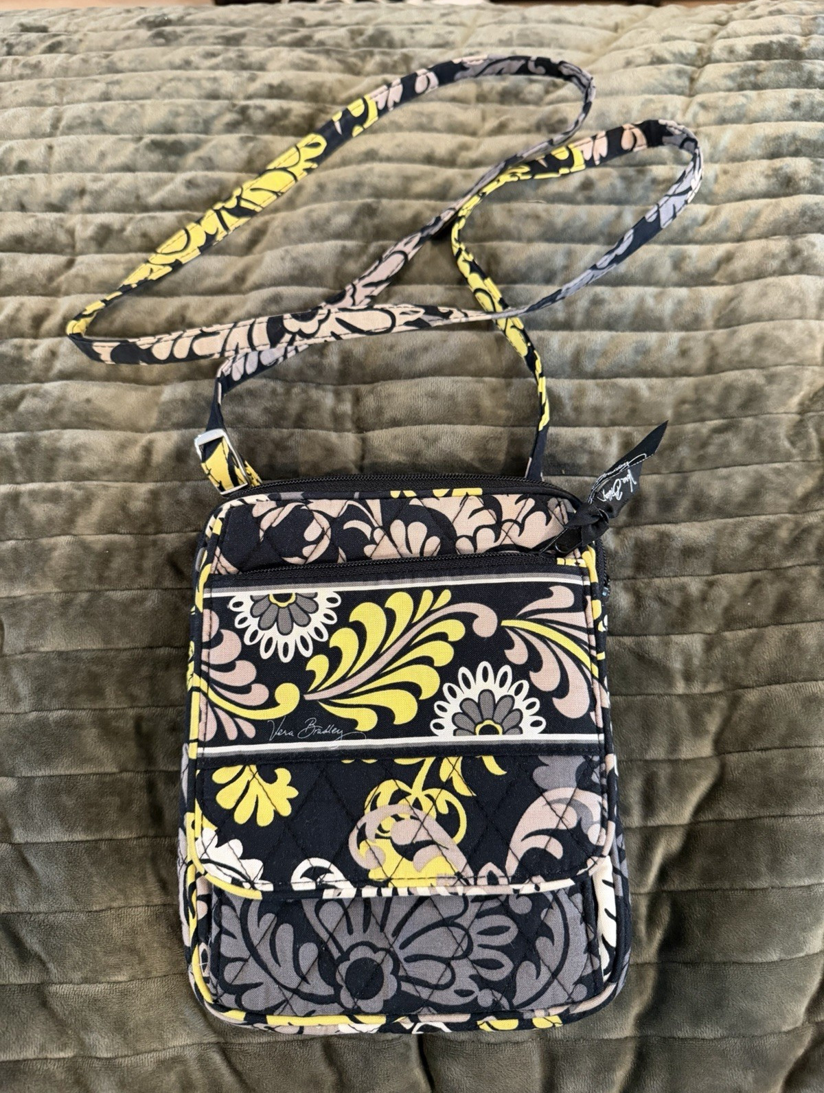 Vera Bradley Floral Crossbody Purse Zip/Magnetic Pockets Detachable Strap