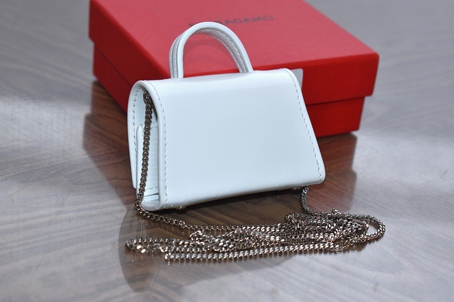 Salvatore Ferragamo Gancini Bag Type Chain Strap Leather Air Pods Pro Case Poche
