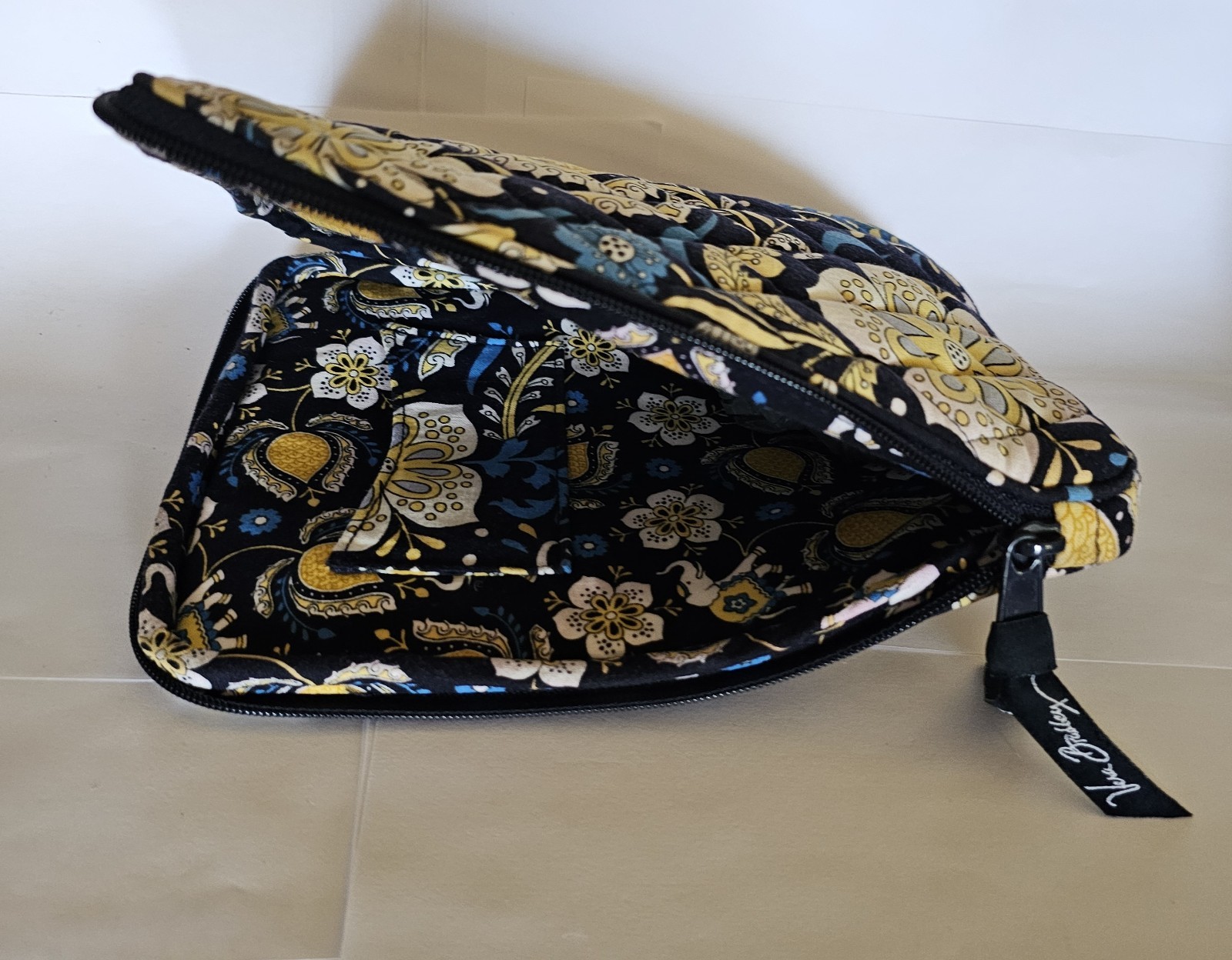 Zip Closure Vera Bradley Tablet Cover,In The Blue Elephant Print,retired In 2012