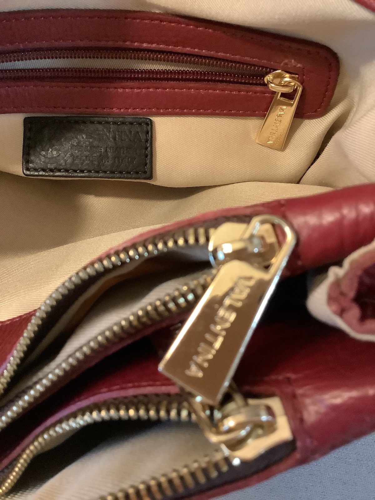 VALENTINA TRADIZION Hand Or Shoulder Bag Burgundy Color