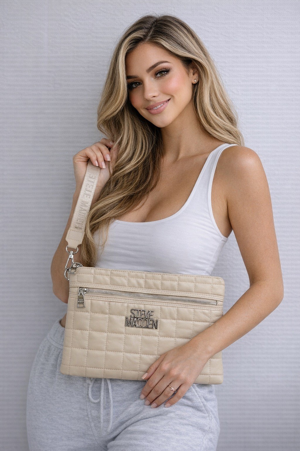 Steven Madden Faux Leather Women’s Zipper Chic Beige Clutch Handbag Purse New