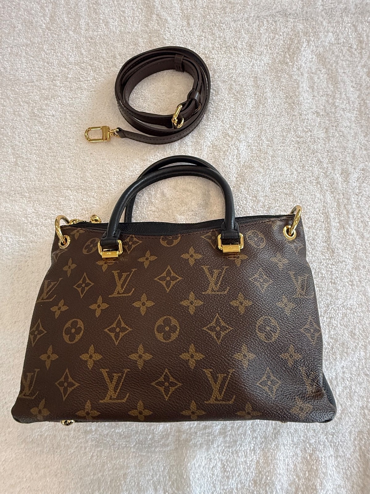 Louis Vuitton Pallas BB Monogram Noir Crossbody M42960 – Excellent Condition
