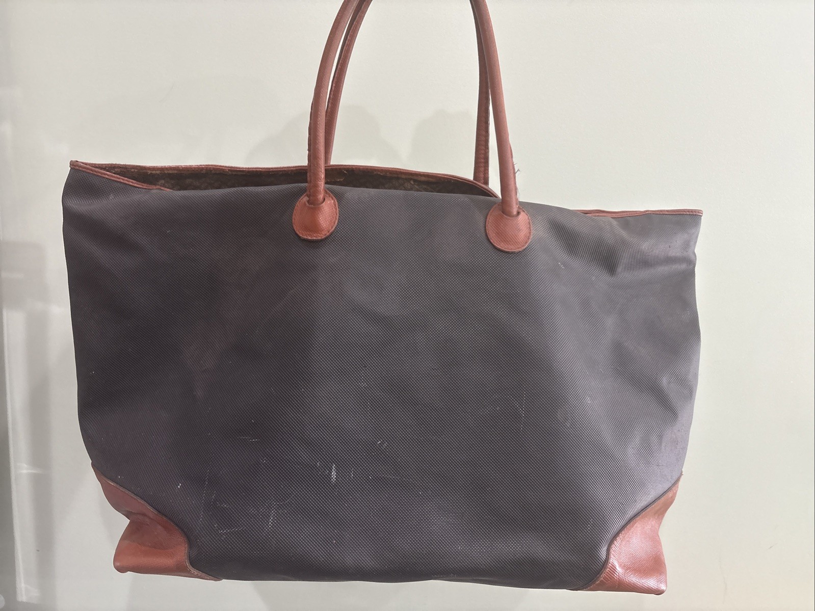 Bottega Veneta Duffle Bag Pre-Owned Large 26″ By 16″ Black Brown *Needs Repair*