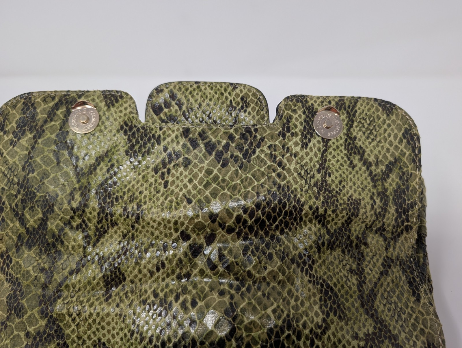 🔥RARE🔥 Vintage Y2K Guess Chunky Hardware Python/Snakeskin Shoulder Bag Purse