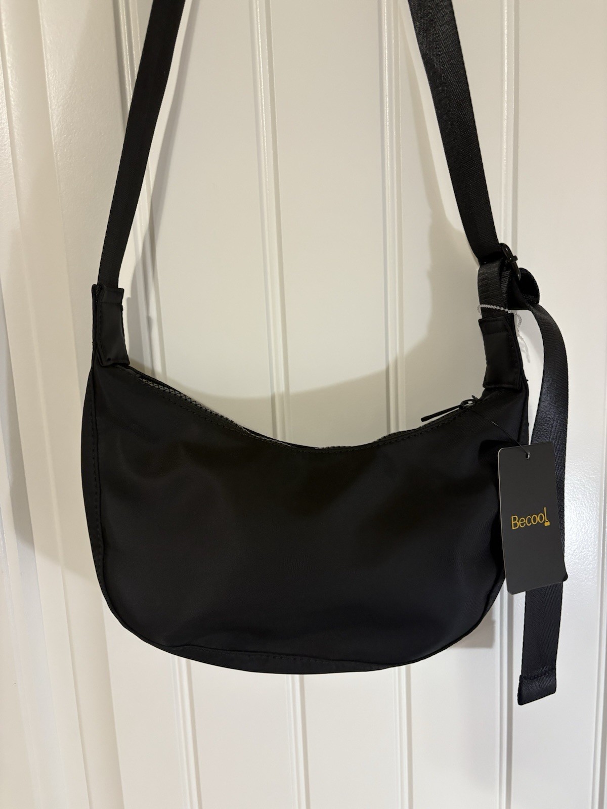 Becool Black Medium Crescent Crossbody Zip Closure Adjustable Strap Bag