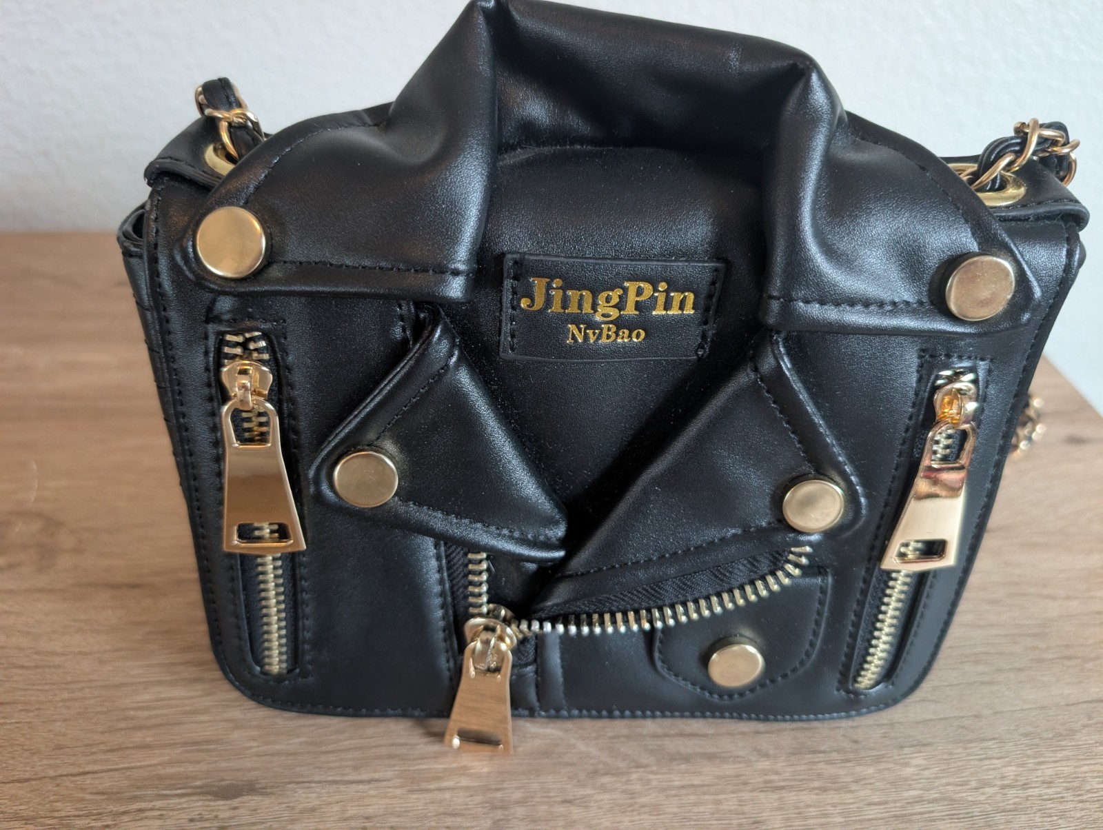 JingPin Black Rectangle Shoulder Bag Chain Strap Gold Hardware Zip Lined Pockets