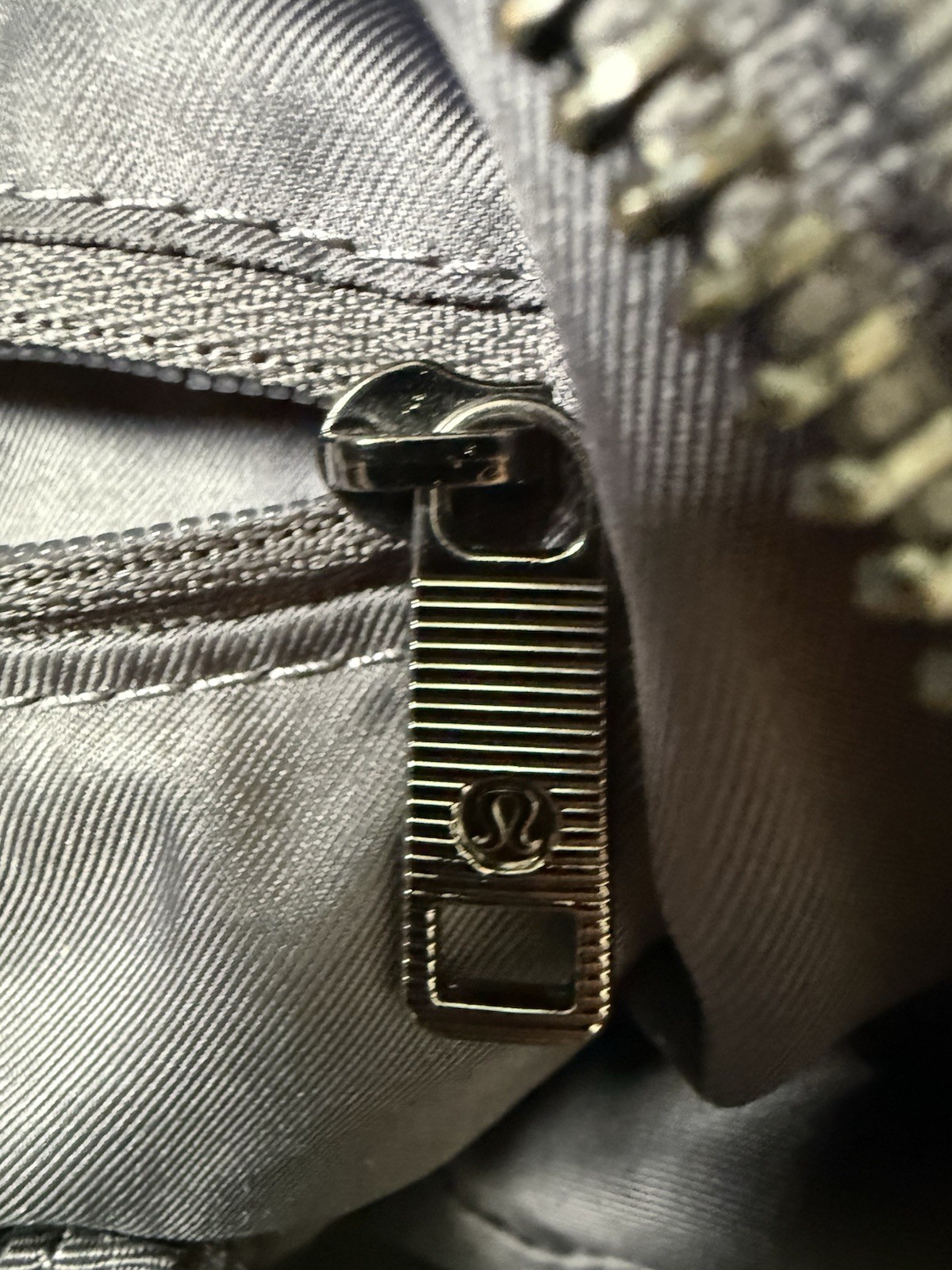 Lululemon Athletica Gray Wool Blend Tote Gym Bag Travel Carryall One Size Flaw