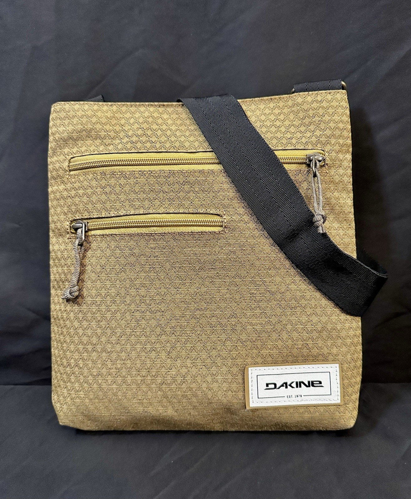 RARE Dakine Jo Jo Crossbody Messenger Bag Light Brown w/ Nature Print Lining