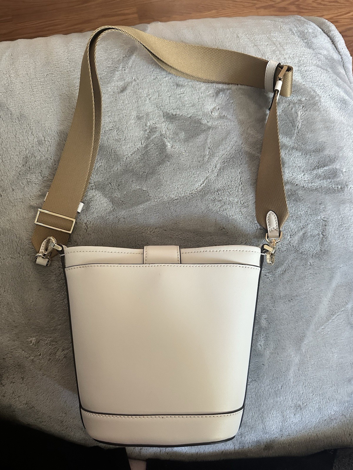 Kate Spade Audrey Mini Bucket White Shoulder Bag