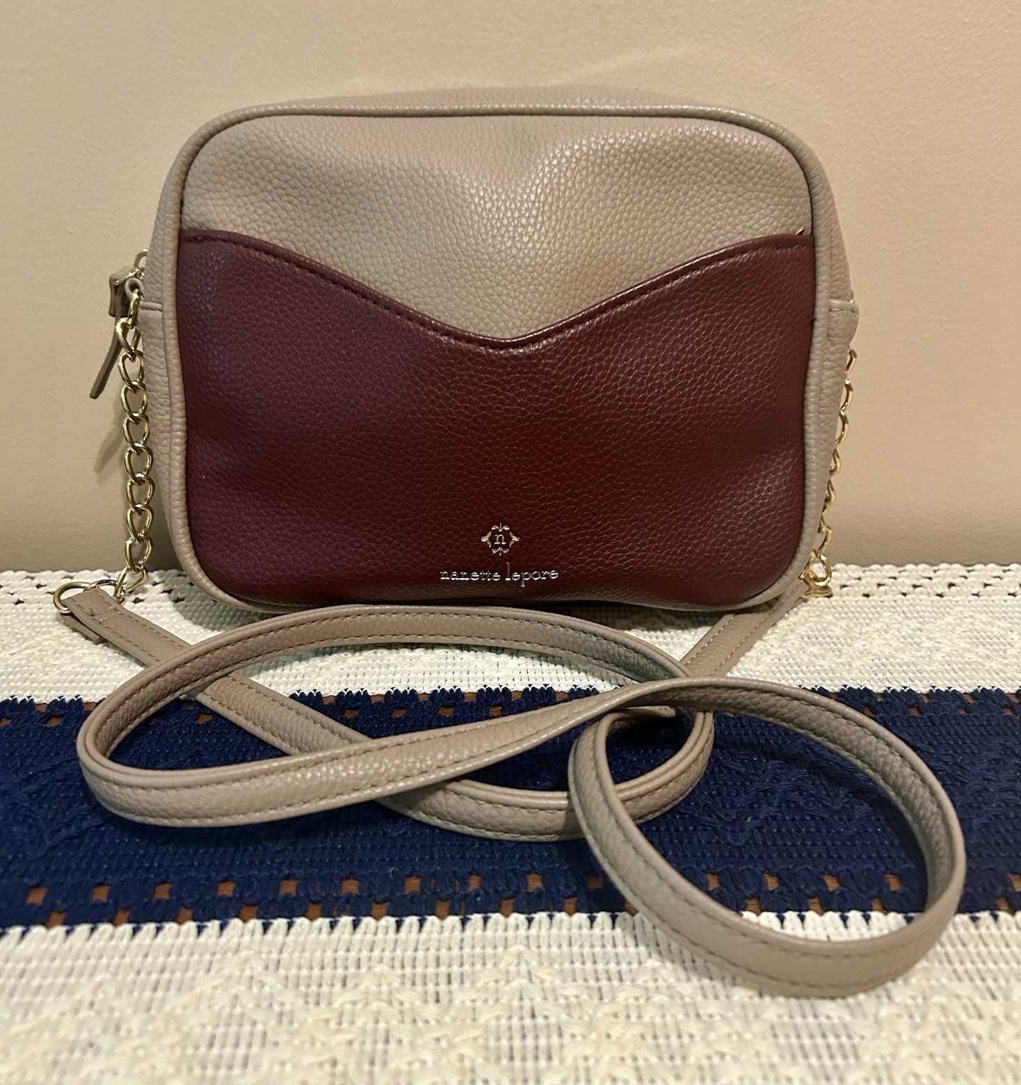 Nanette Lepore Beige/Burgundy Colorblock Crossbody Bag, Zip, Gold chain Strap