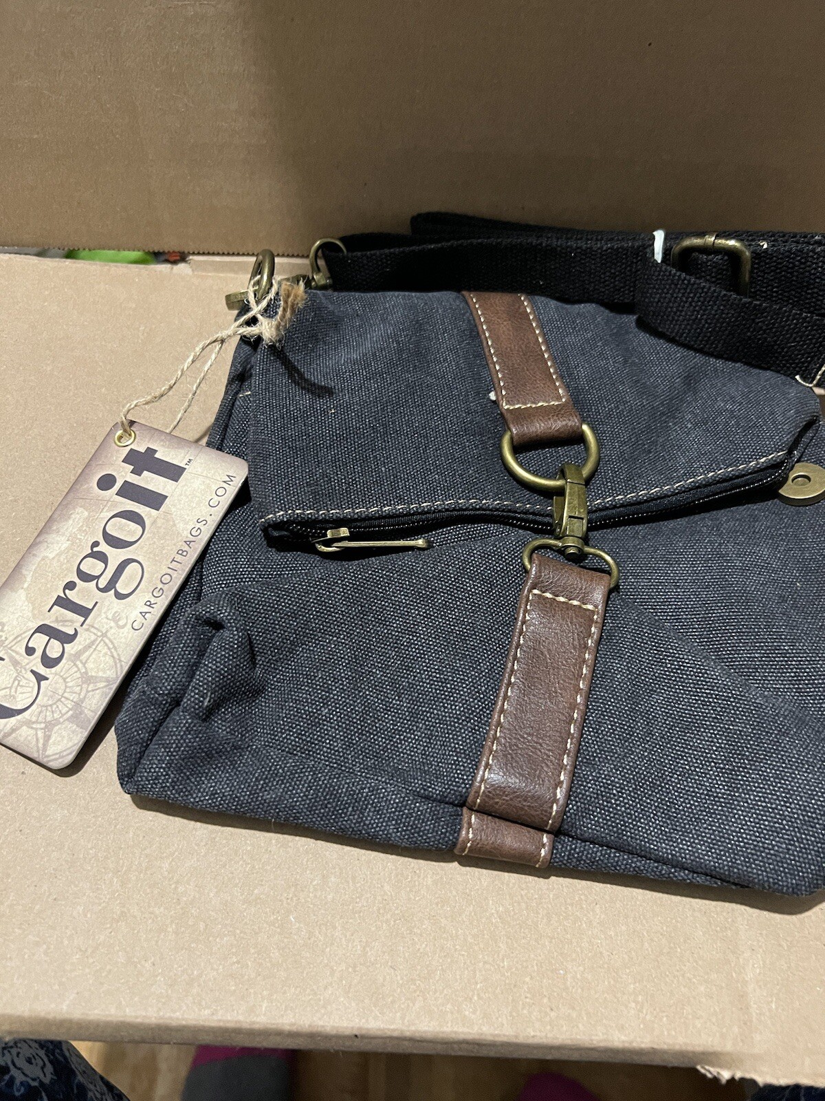 NWT CARGOIT CROSSBODY CANVAS LEATHER CROSSBODY PURSE 9” Wide