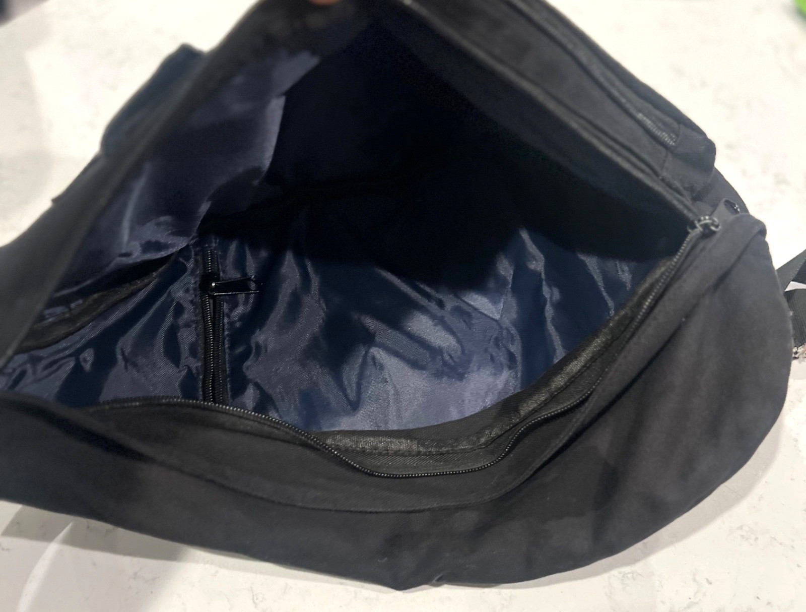 Kavu Rope Sling Crossbody Backpack Hiking Outdoor Wear 18″ Black Bag