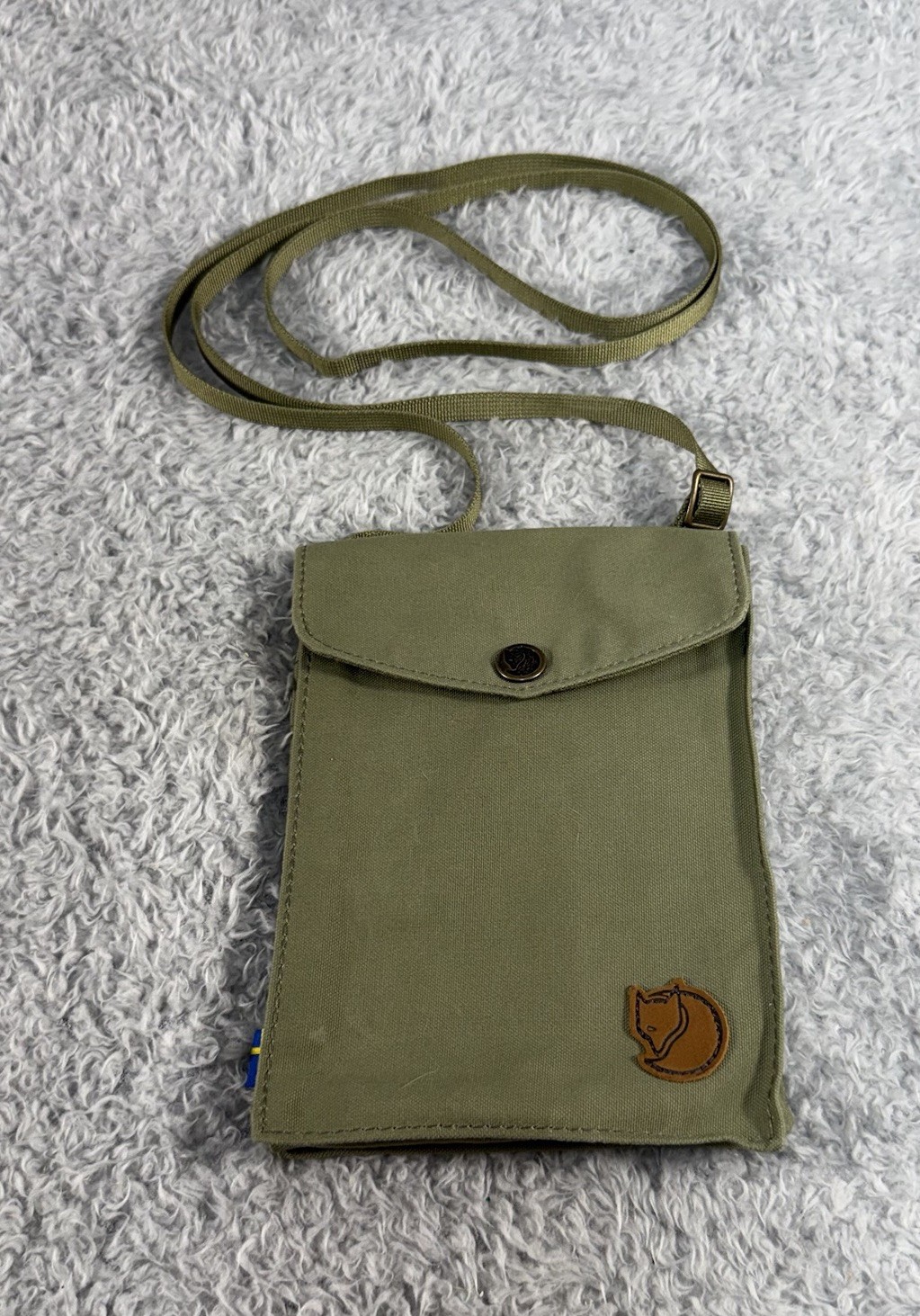 Fjallraven Khaki G-1000 Canvas Everyday Pocket Crossbody Shoulder Bag 7 X 5