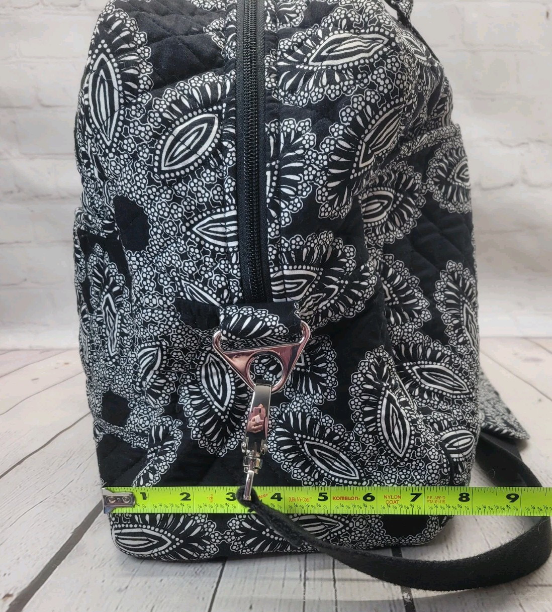 Vera Bradley Weekender Duffel Bag – Blanco Bouquet Floral Black & White