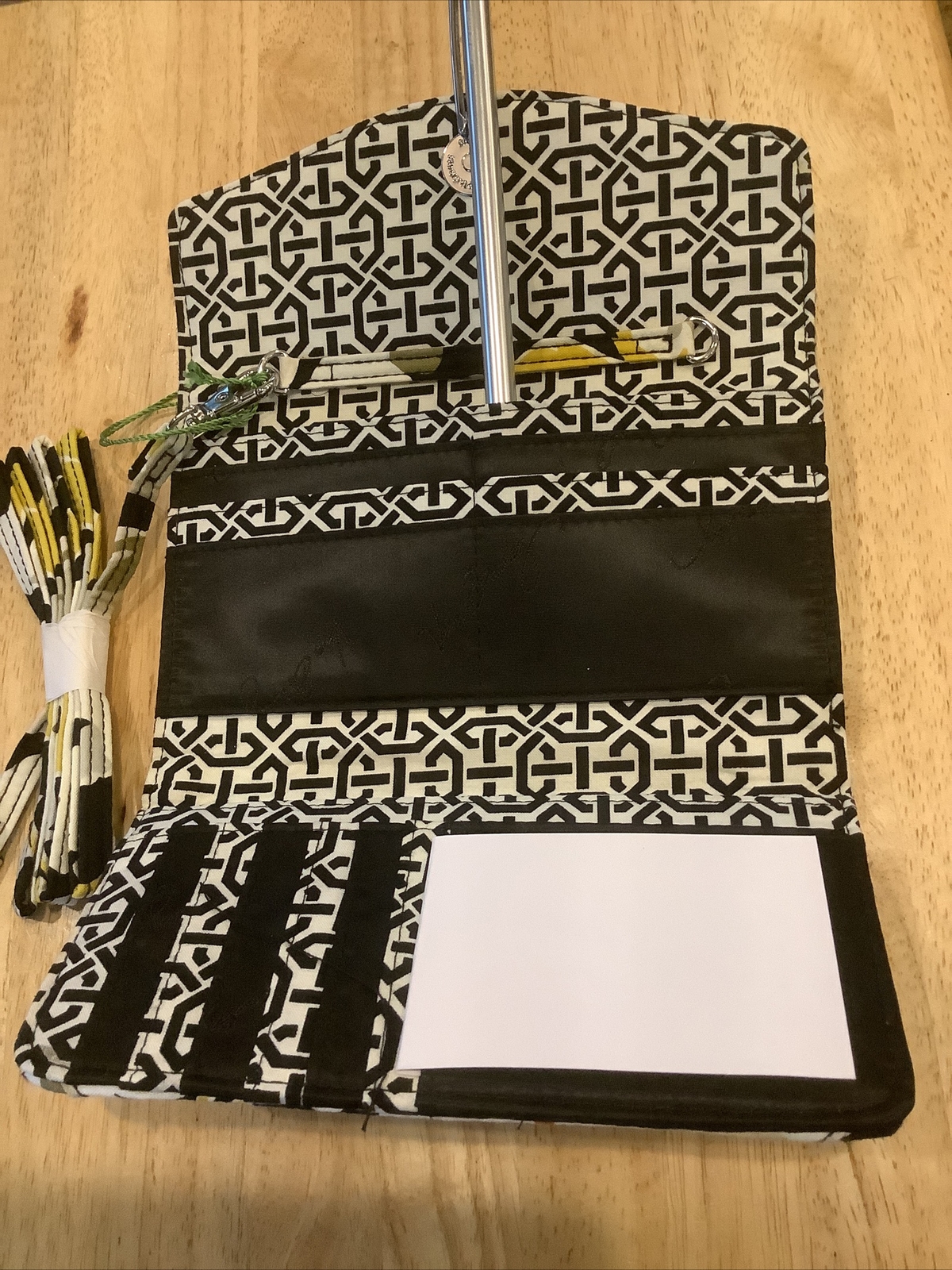 NWT~Vera Bradley Dogwood Strap Tri Fold Wallet￼