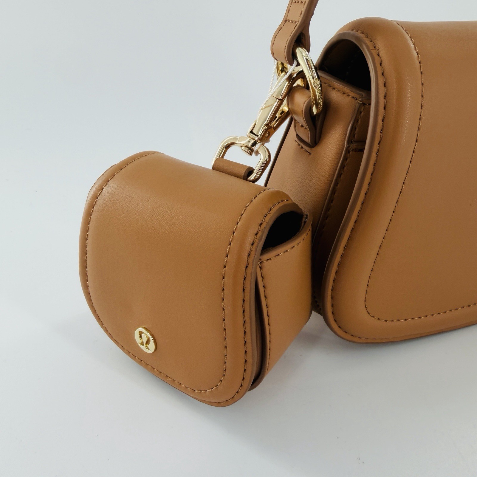 NWT LULULEMON Cactus Brown Leather Alternative Crossbody Bag & Air Pods Holder