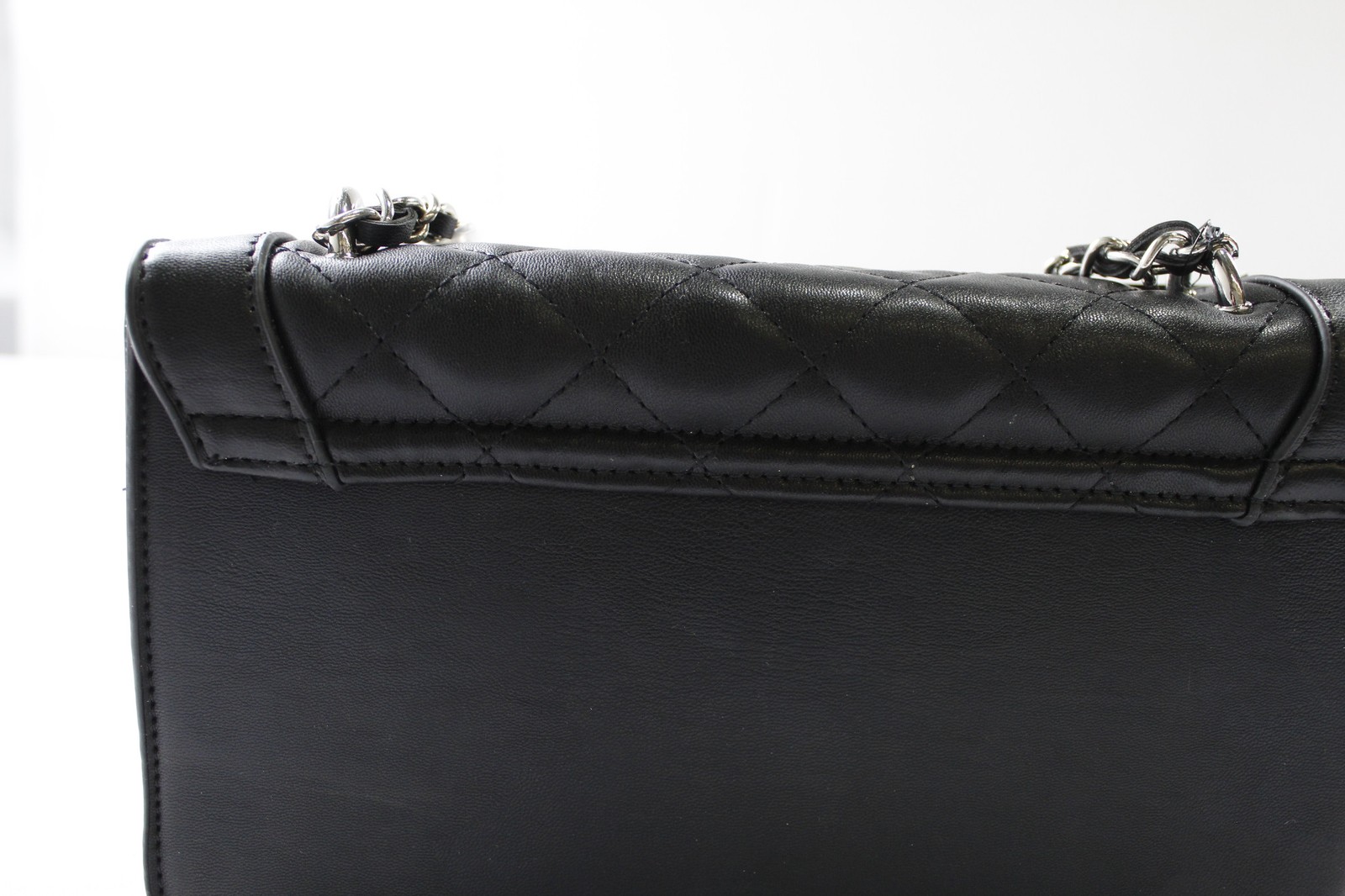 Studio Badgley Mischka Women’s Pearl Detail Quilted Crossbody BE5 Black One Size