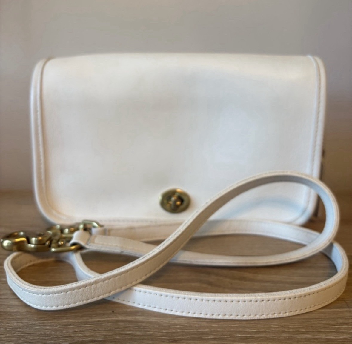 Coach Vintage WHITE Pocket Purse Crossbody Bag