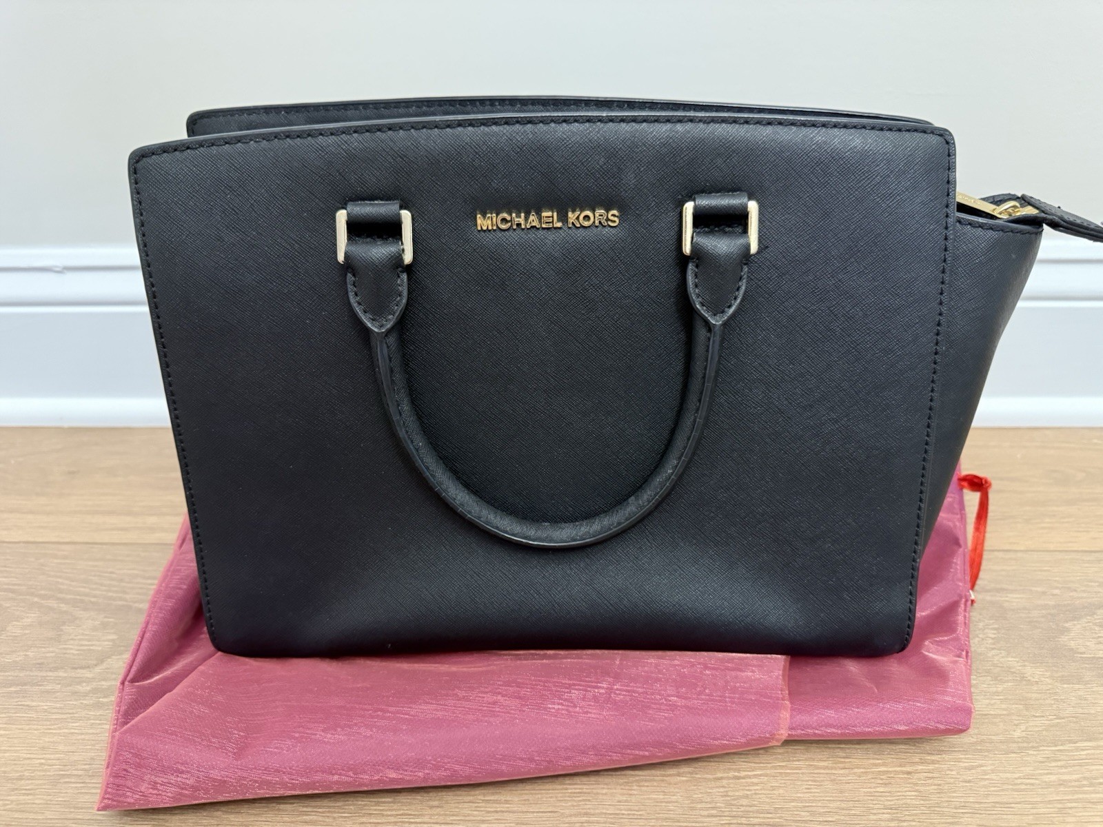 Michael Kors Selma Saffiano Leather Satchel Bag Black Purse Handbag Designer