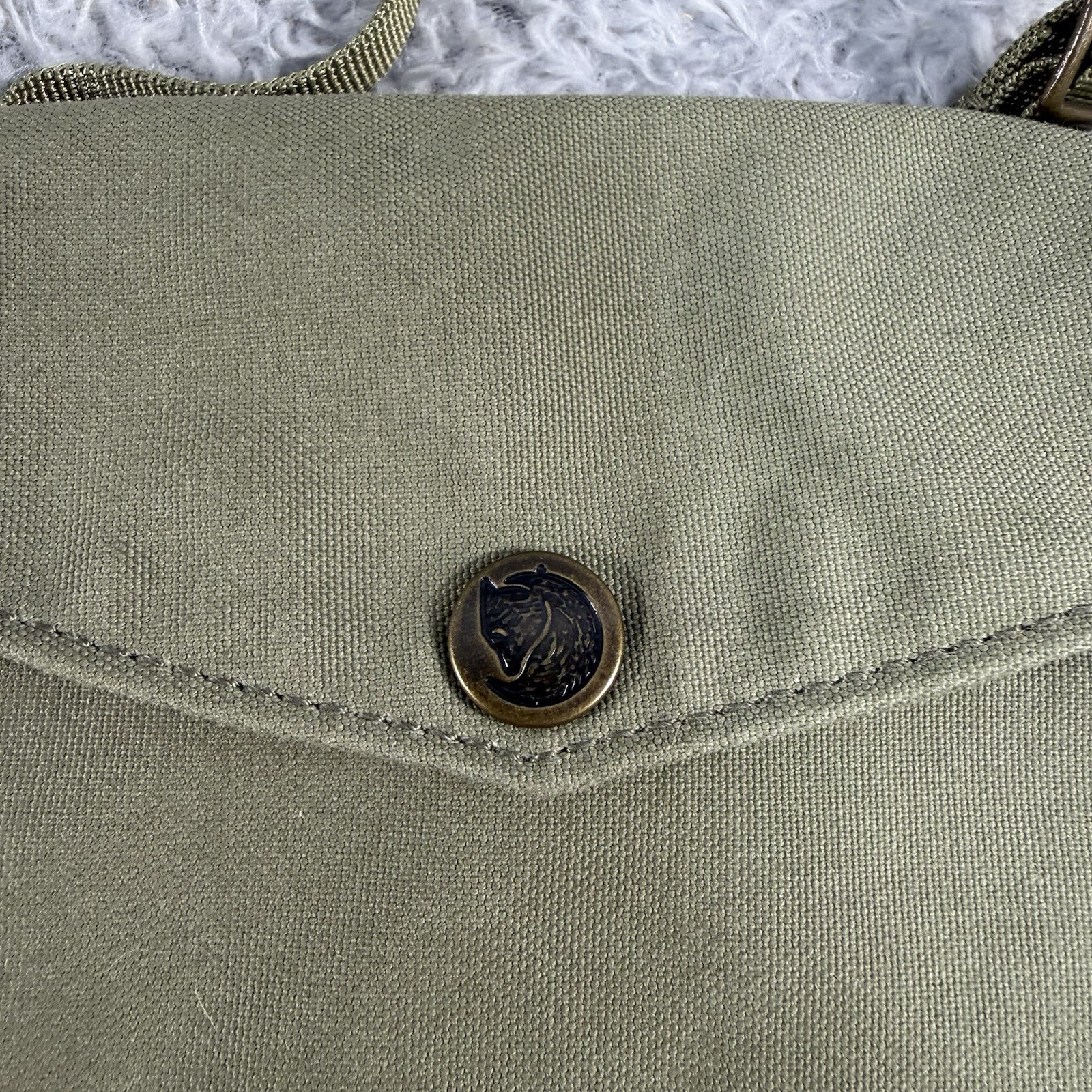 Fjallraven Khaki G-1000 Canvas Everyday Pocket Crossbody Shoulder Bag 7 X 5