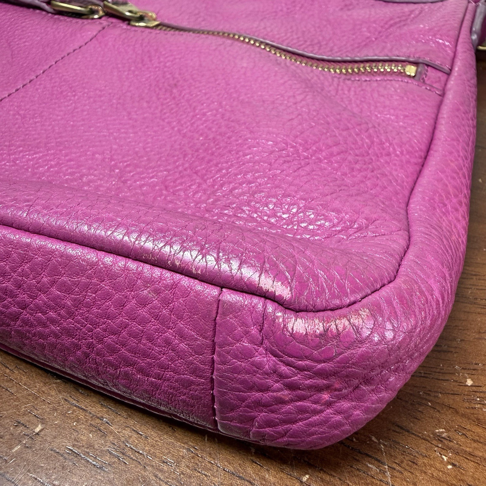 Fossil Erin Fuchisa Pink Pebbled Leather Crossbody Purse Bag Double Pocket Front