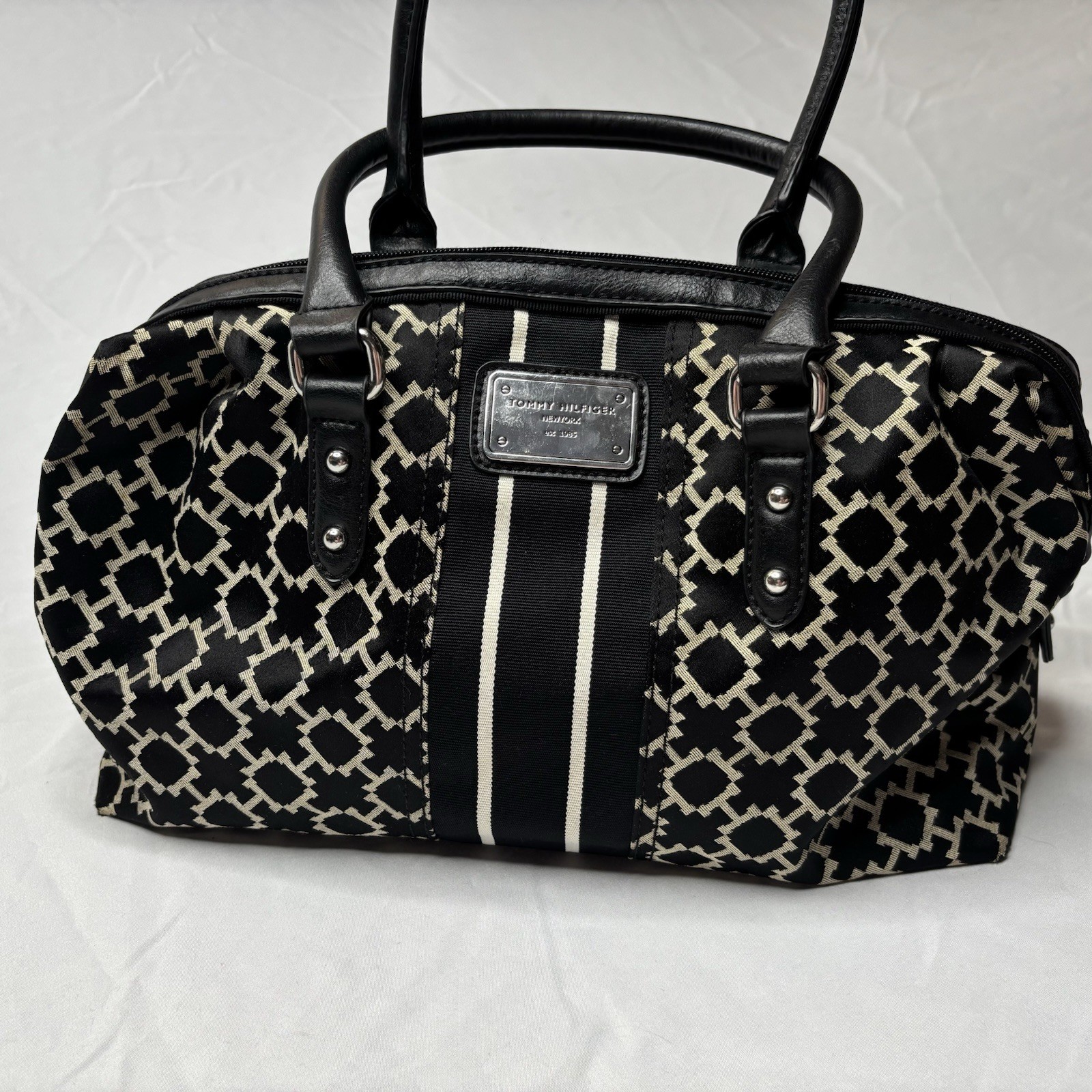 Tommy Hilfiger Black Beige Geometric Satchel Top Handle Zip Pockets Silver