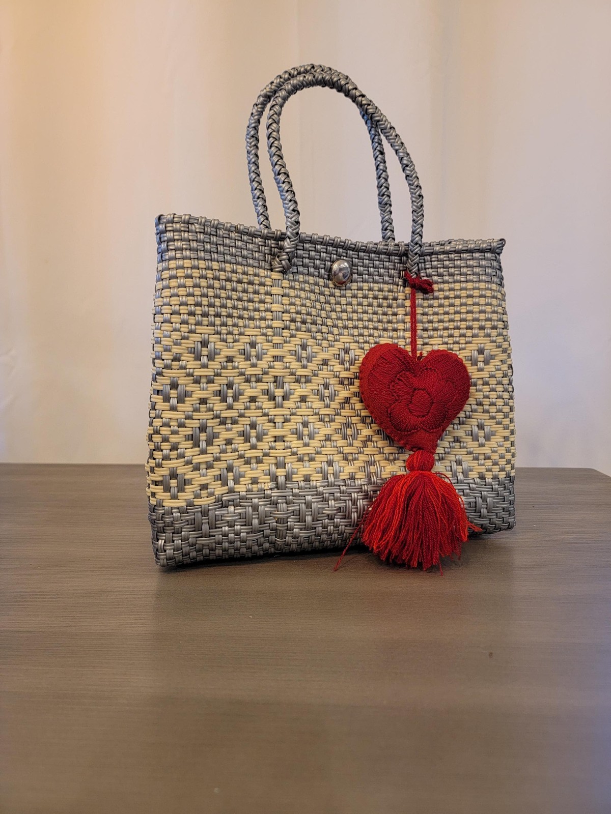 Mexican Handwoven Medium Recycled Plastic Beach Bag / Tote
