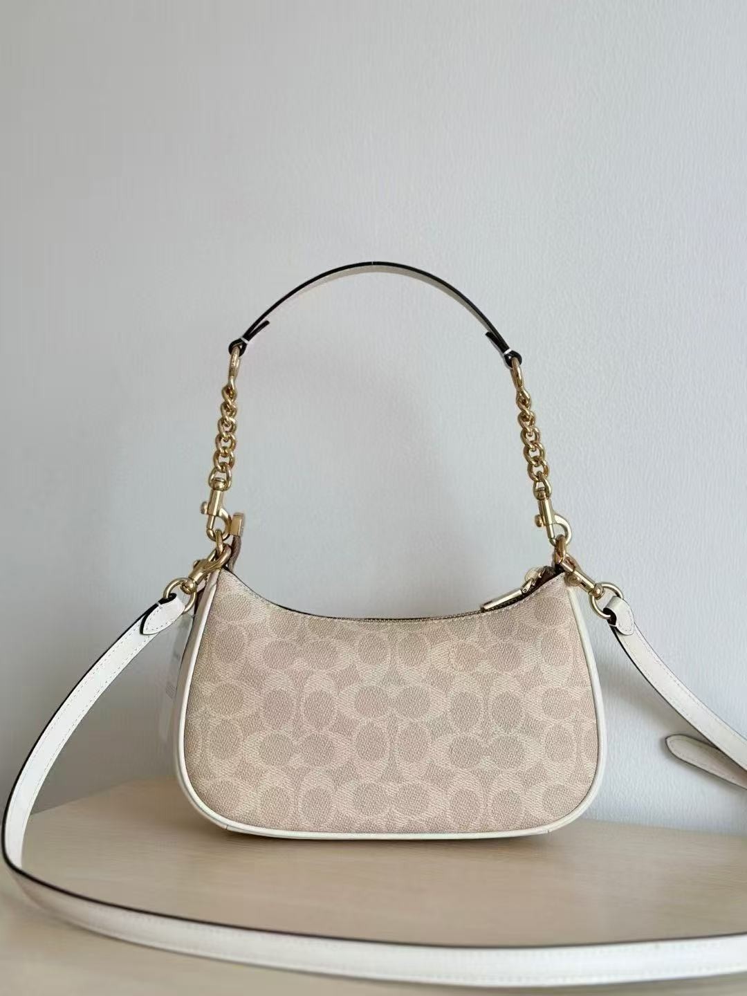 Coach NWT Teri Shoulder Bag In Signature Canvas CV933 Gold/Sand/Chalk