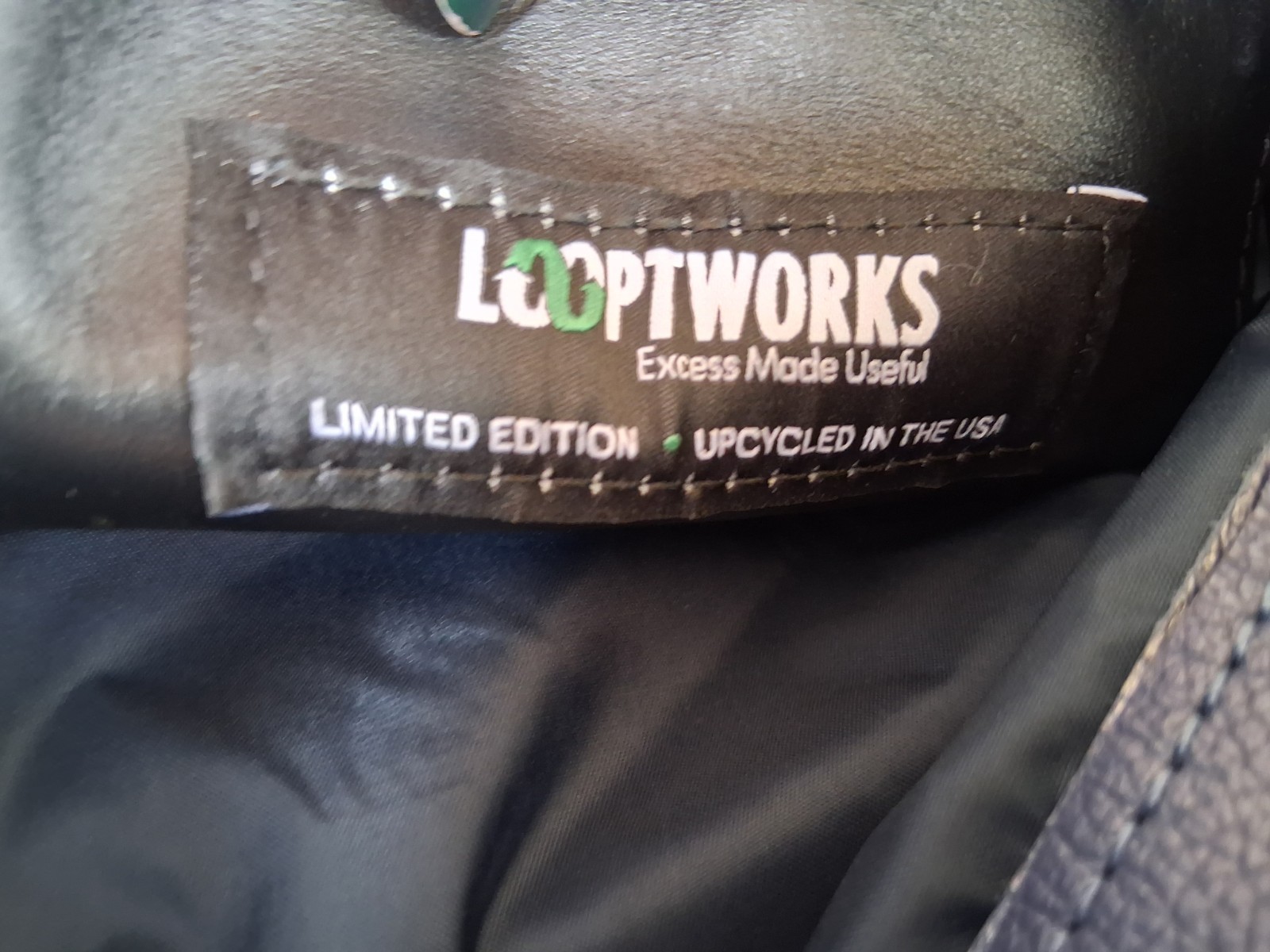 Limited Edition Looptworks Bag Poetland, Oregon Large Black & Blue Long Strap
