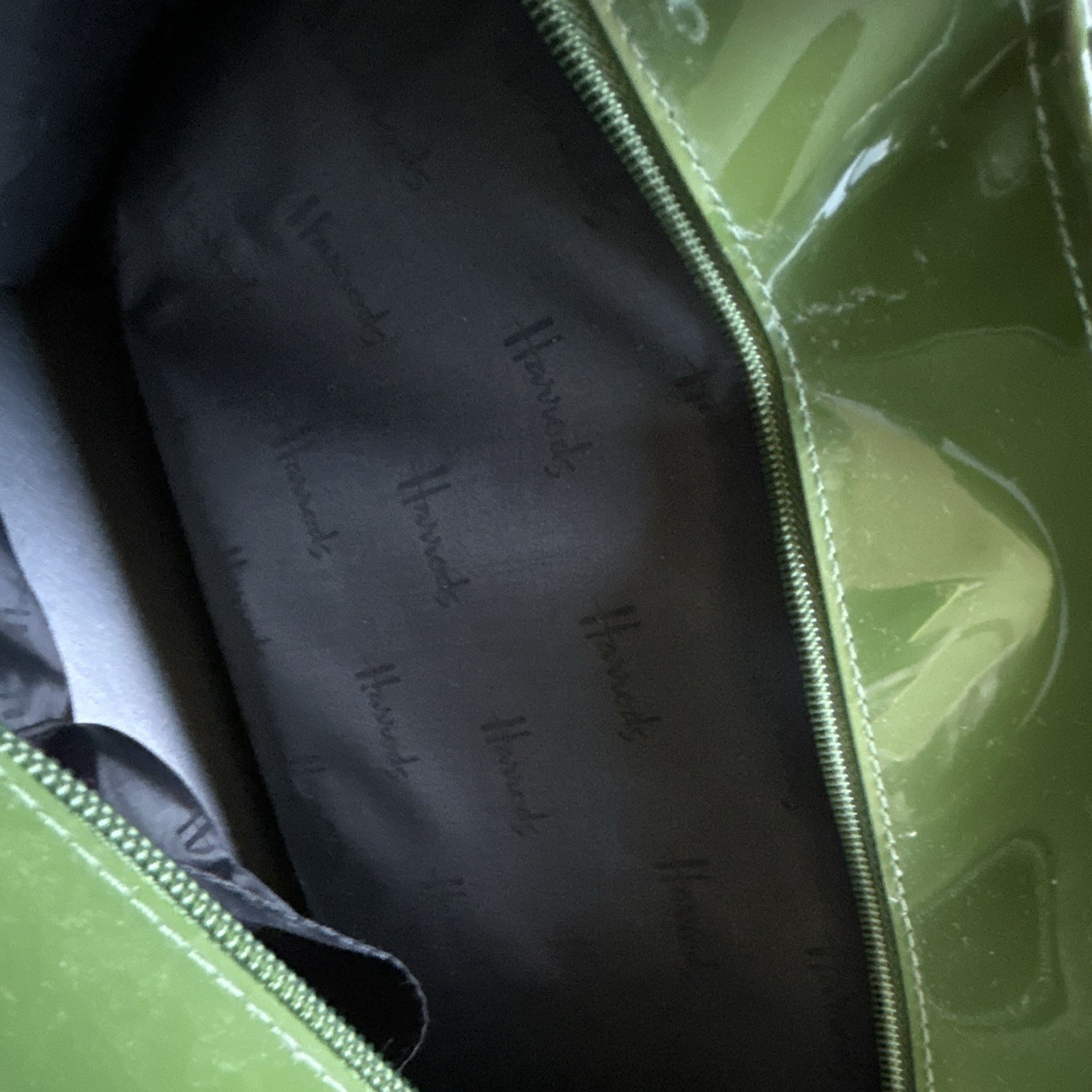 Harrods Green Patent Tote Bag Logo Pattern Zip Closure Gold Hardware Shoulder
