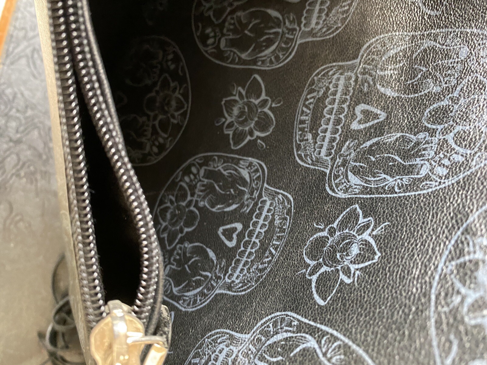BEAUTIFUL LARETTAMIA BLACK LEATHER BACKPACK – SKULL Calavera PATTERN WITH FRINGE