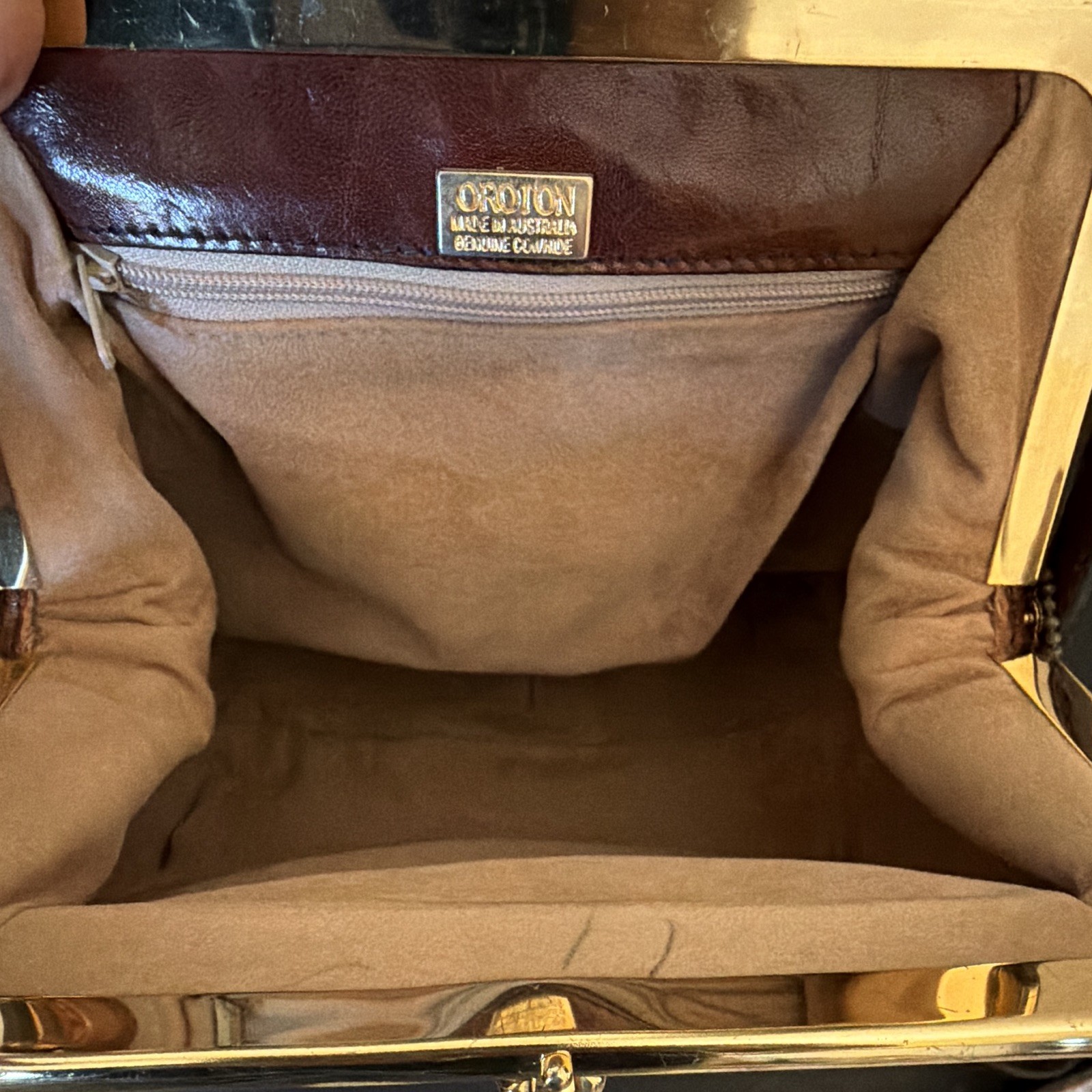 Oroton Brown Crossbody Bag Kiss-Lock Clasp w/ Gold Hardware, Bag Charm & Pockets