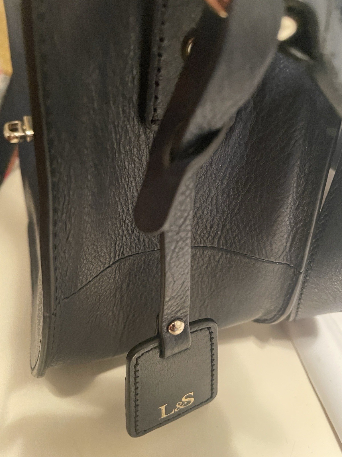 Lo & Sons Black Crossbody Bag Turn Lock, Adjustable Strap, silver Hardware Charm