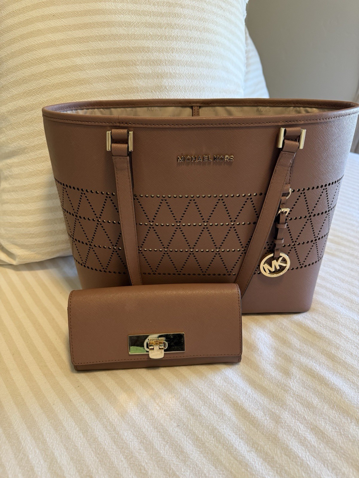 Michael Kors Brown Large Tote Handbag w/ Wallet Logo Gold Hardware Zipper