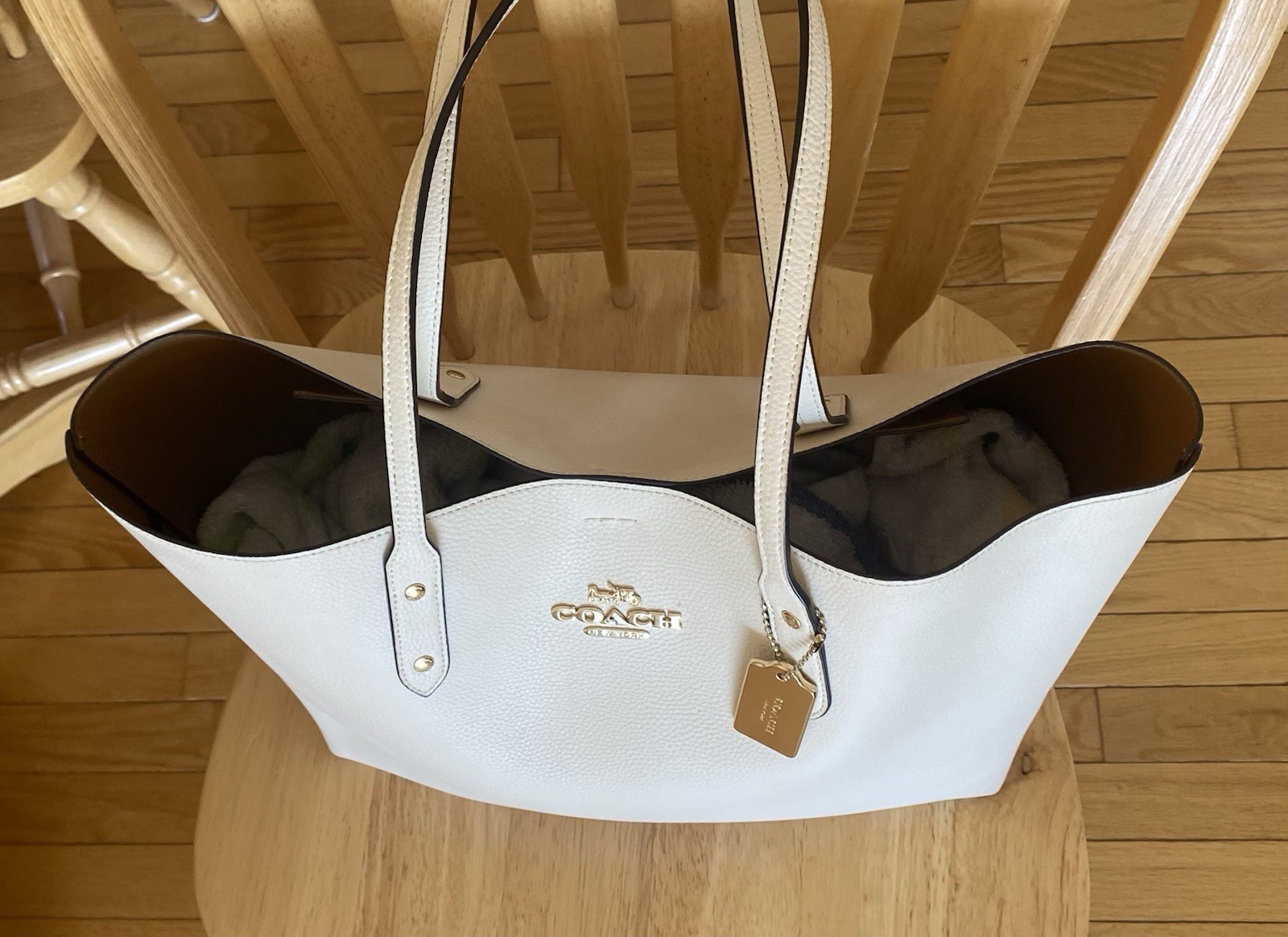 Coach 72673 Town Tote Large Chalk Polished Pebbled Leather Shoulder Bag