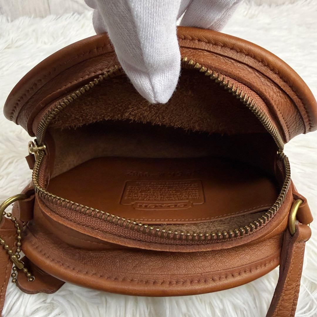 COACH 117 Old Leather Shoulder Bag Brown 18cm Women Used Bag Japan Logo Charm