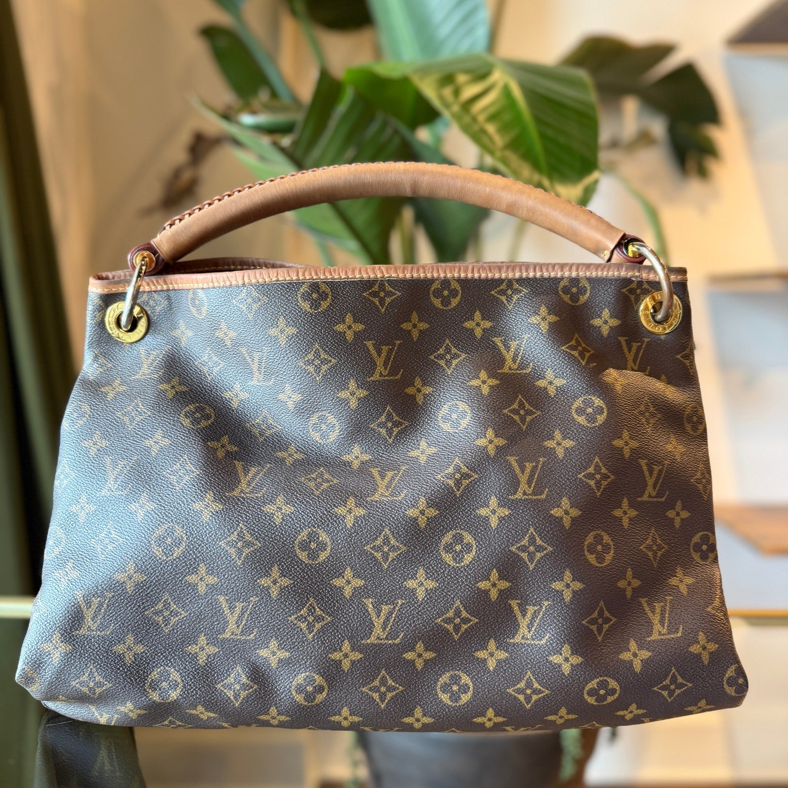 LOUIS VUITTON Monogram Artsy