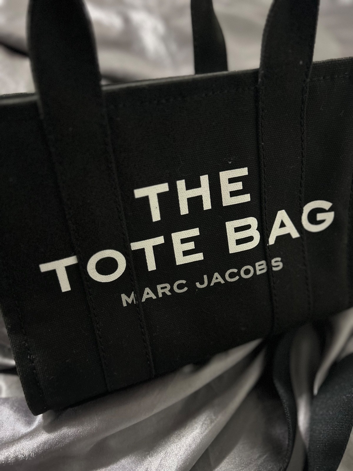 Marc Jacobs Tote Bag Black Logo Zip-Top Tote w/ Detachable Adjustable Strap