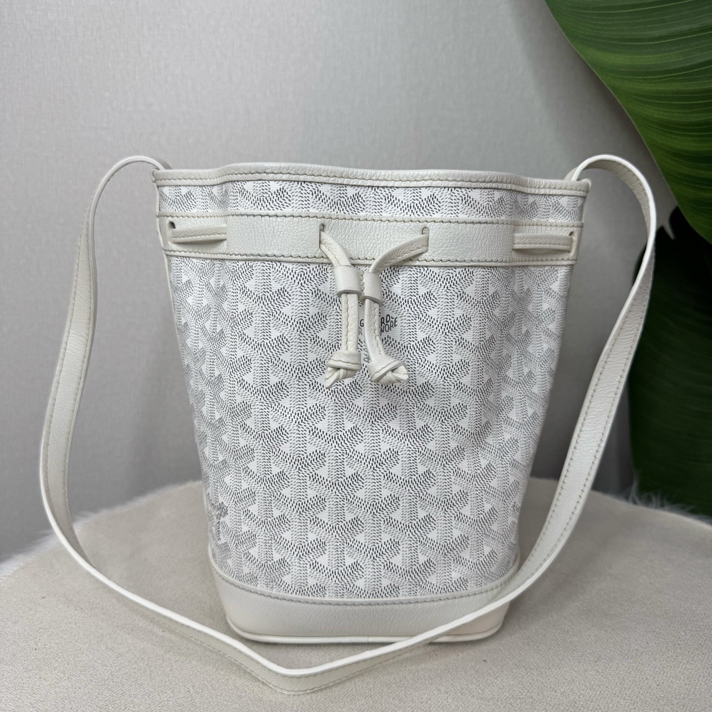 Goyard Pre-Owned Authentic Bucket Bag White Canvas Free Tracked Shipping
