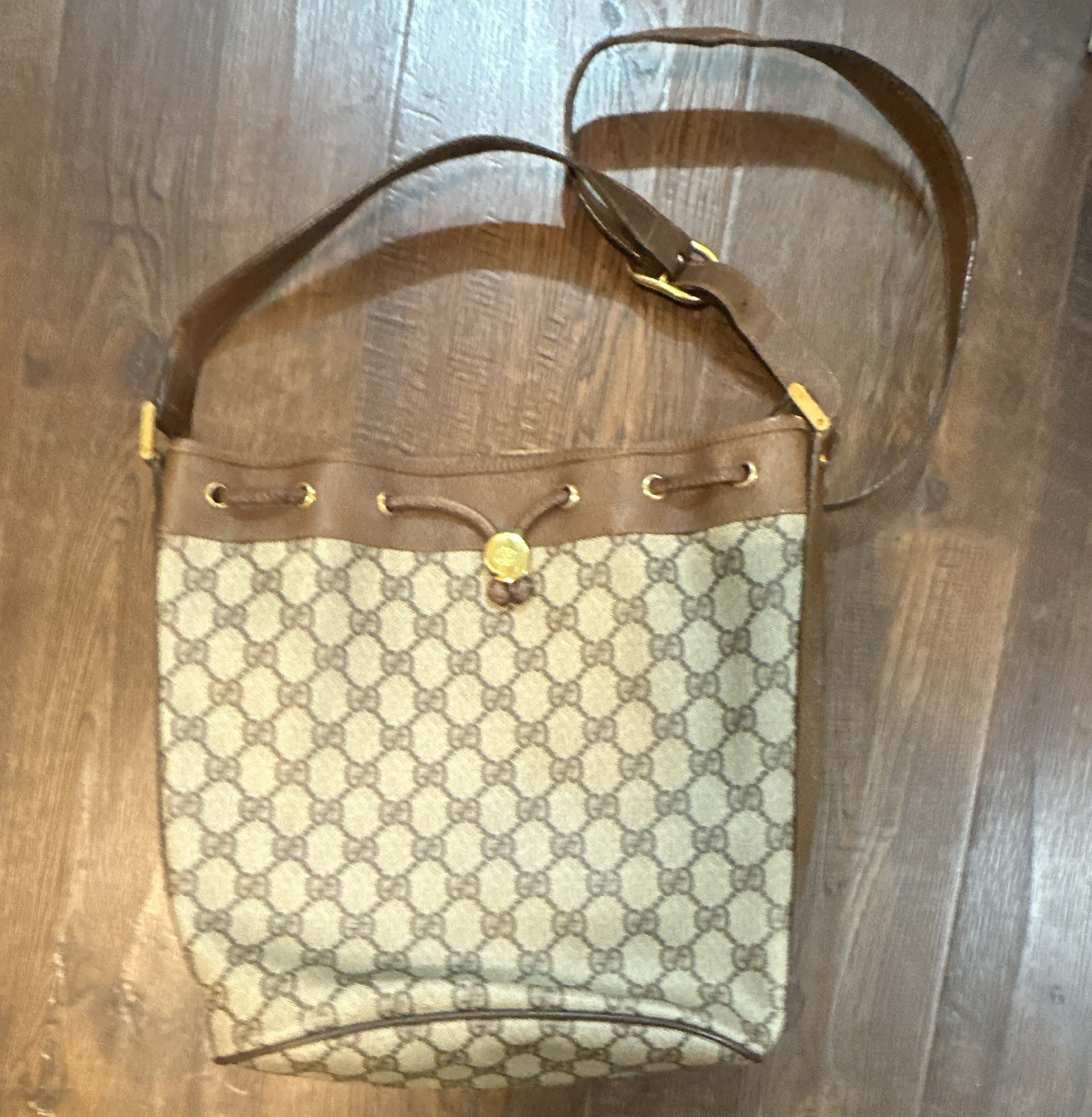 Gucci GG Bucket Drawstring Shoulder Bag Beige Brown Gold Hardware Stitching