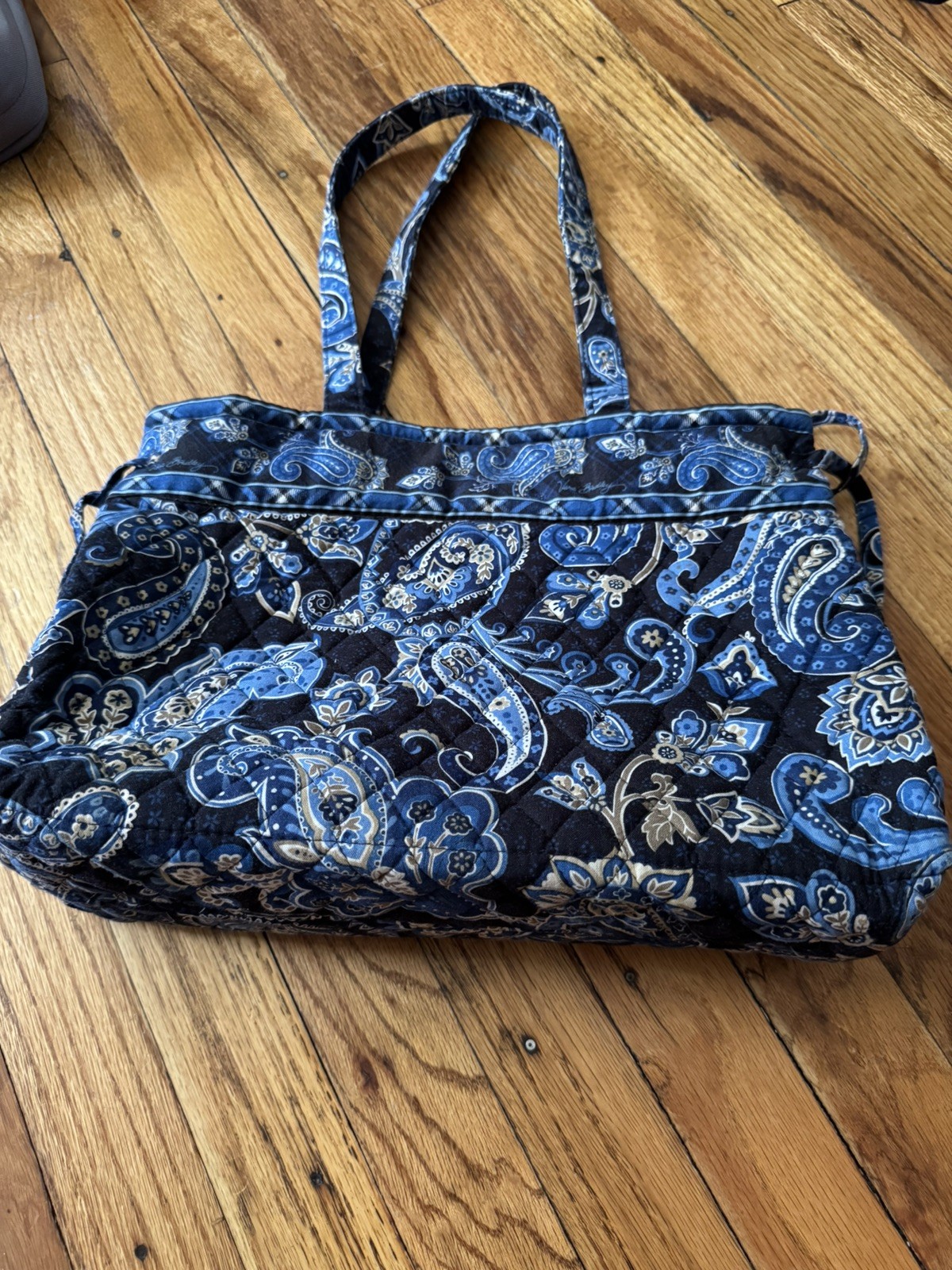 Vera Bradley Windsor navy small shoulder bag