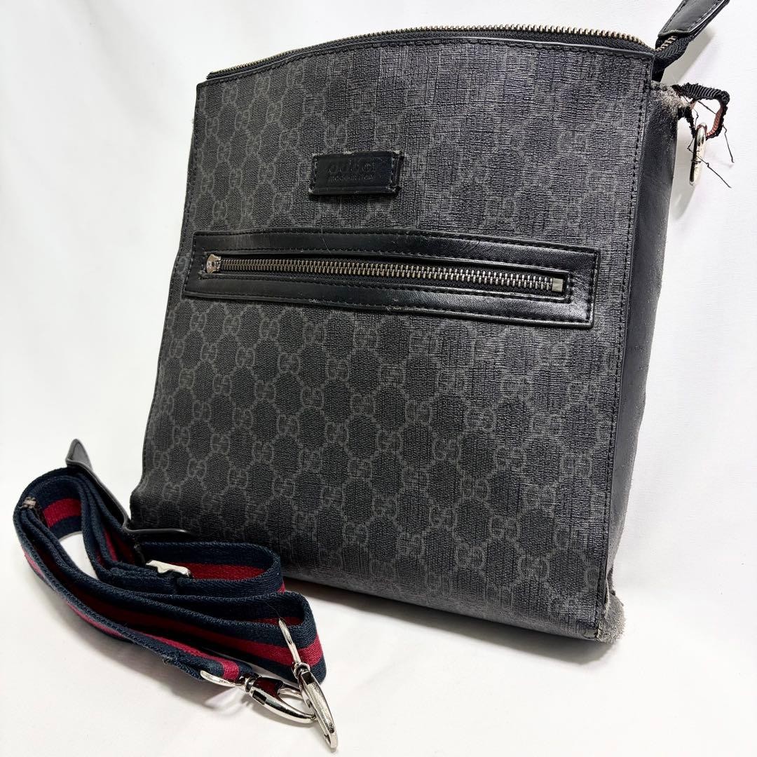 GUCCI GG Supreme Logo Plate Shoulder Body Bag Black Red Web Stripe Authentic