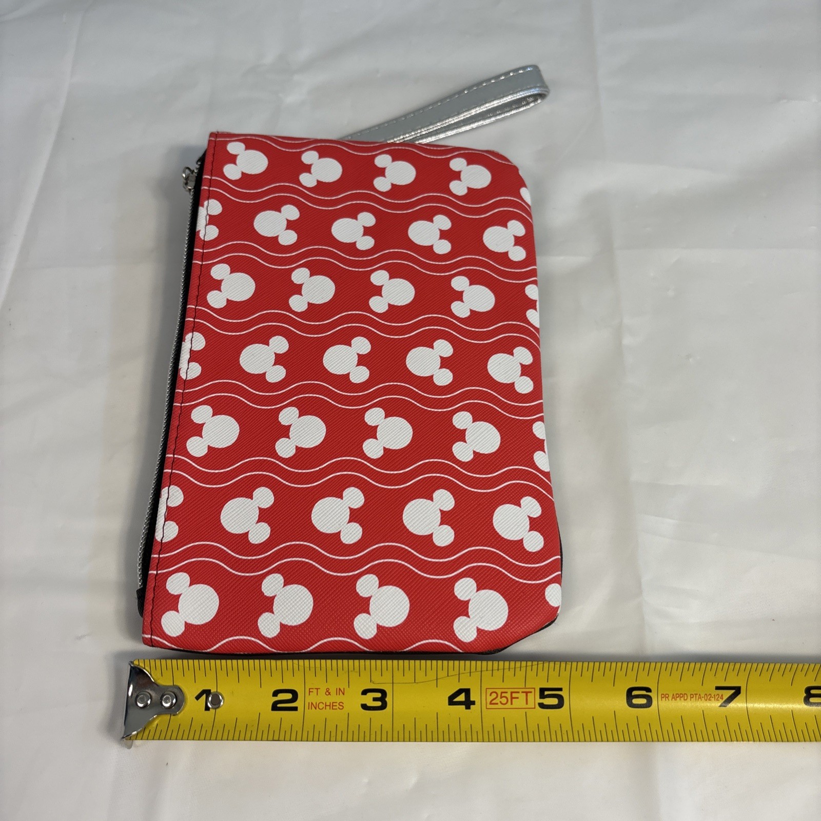 Danielle Nicole Disney Mickey Mouse Wristlet Bag Clutch Make Up Pouch