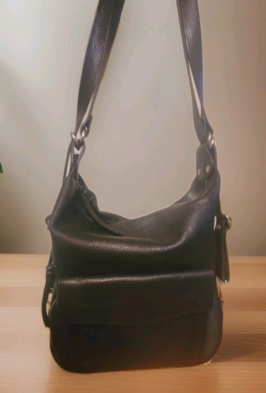 Andrea Cardone Genuine Leather Black Purse. Italy Italia.Zipper Excellent Cond!