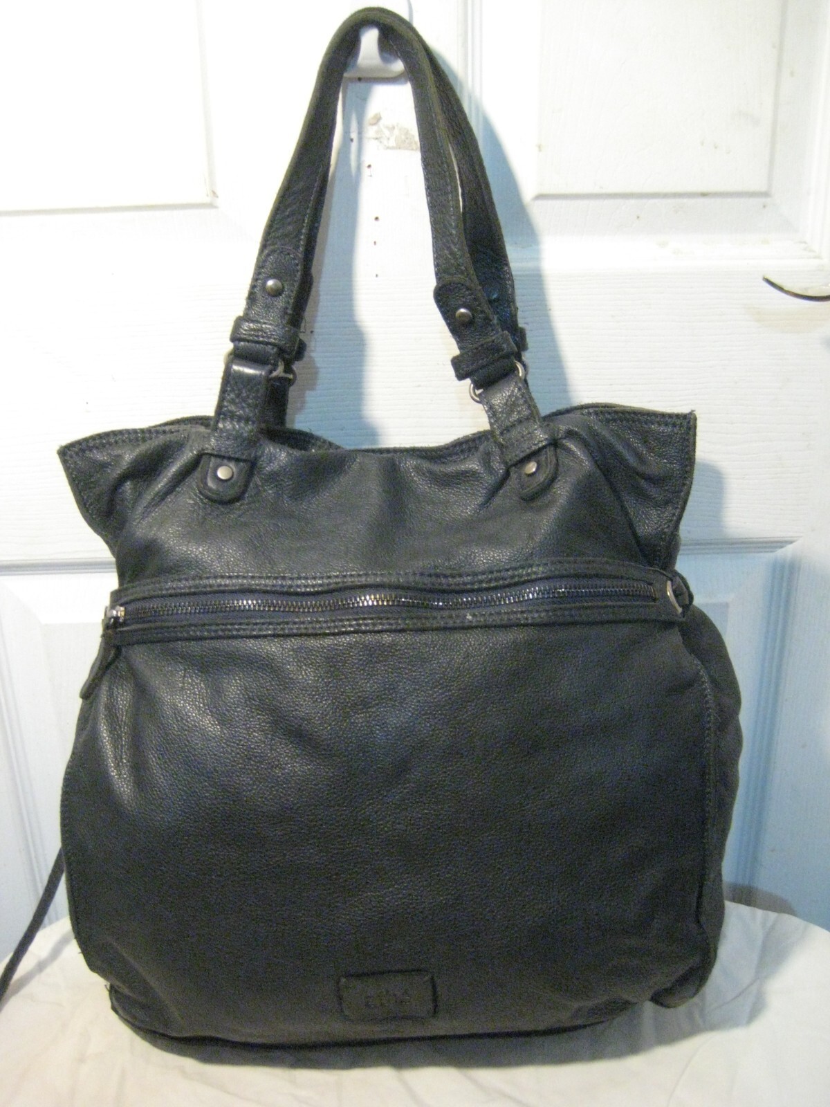 Vanessa Bruno Athe Large Black cowhide Leather Double Pockets Shoulder Bag.